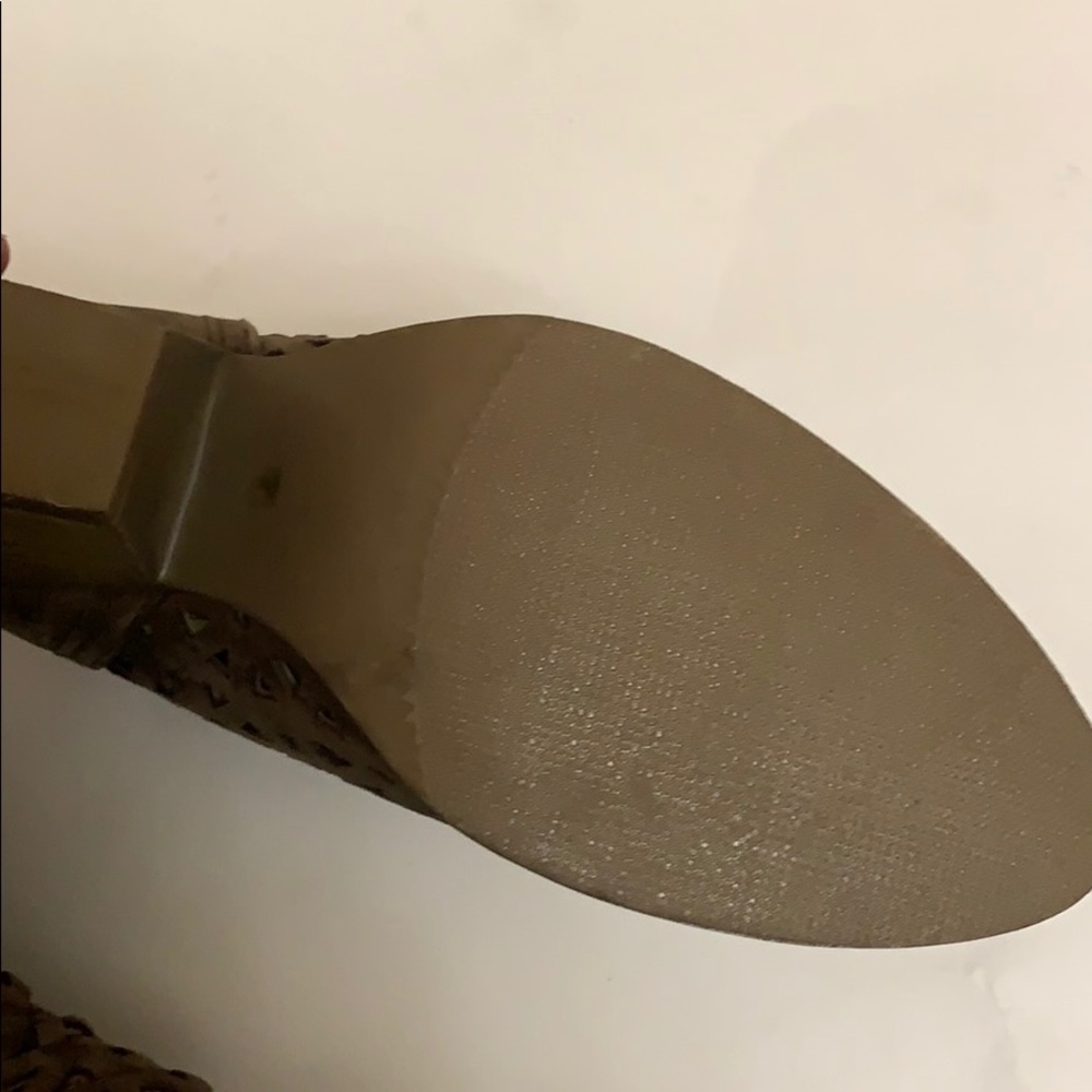 Laser Cut booties Taupe - Picture 3 of 8